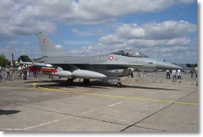 General_dynamics_Lockheed_F16A_039.jpg
