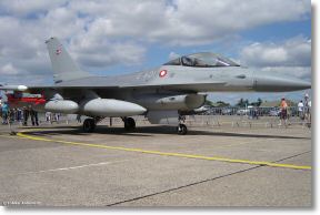 General_dynamics_Lockheed_F16A_040.jpg