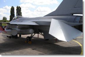 General_dynamics_Lockheed_F16A_049.jpg