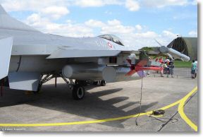 General_dynamics_Lockheed_F16A_050.jpg
