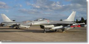 General_dynamics_Lockheed_F16B_009.jpg
