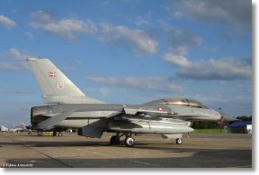 General_dynamics_Lockheed_F16B_010.jpg
