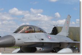 General_dynamics_Lockheed_F16B_017.jpg