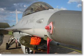 General_dynamics_Lockheed_F16B_019.jpg