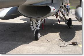 General_dynamics_Lockheed_F16B_020.jpg