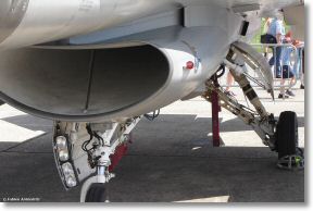 General_dynamics_Lockheed_F16B_022.jpg