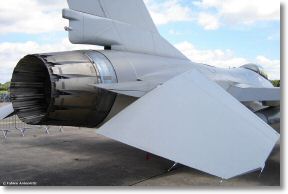 General_dynamics_Lockheed_F16B_035.jpg