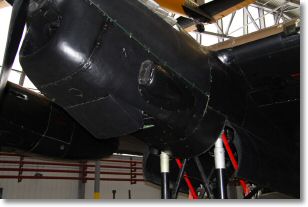 walkaround_avro_lancaster040.jpg